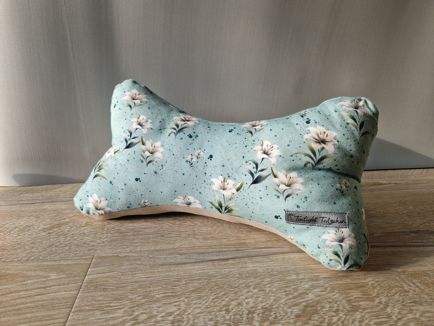 Leseknochen - Lesekissen - Nackenkissen - Buchstütze - Blumen - Lilien